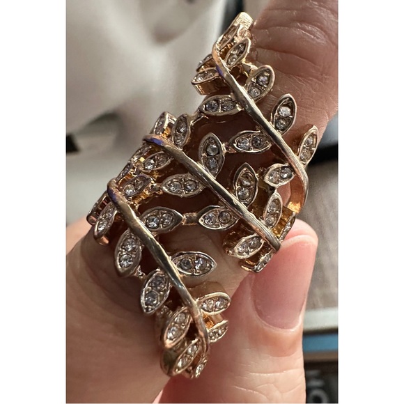 Brand New! Gold Rhinestone Wrap Around Ring - Picture 8 of 10